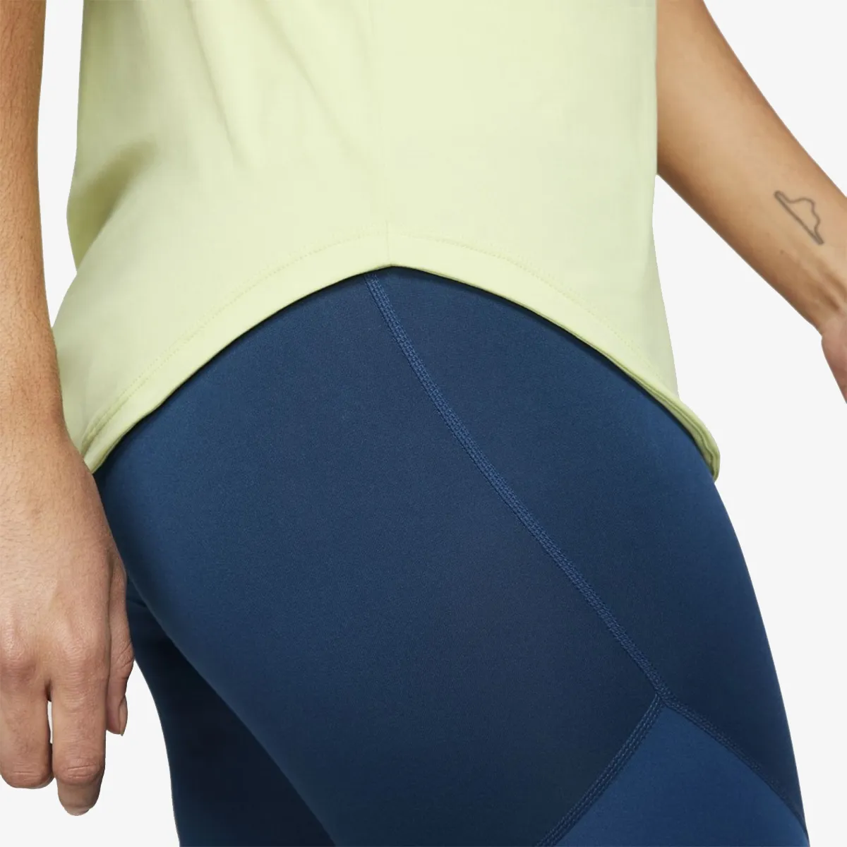 NIKE Top i majica bez rukava W NK NVLT TP BT ICNCLSH 
