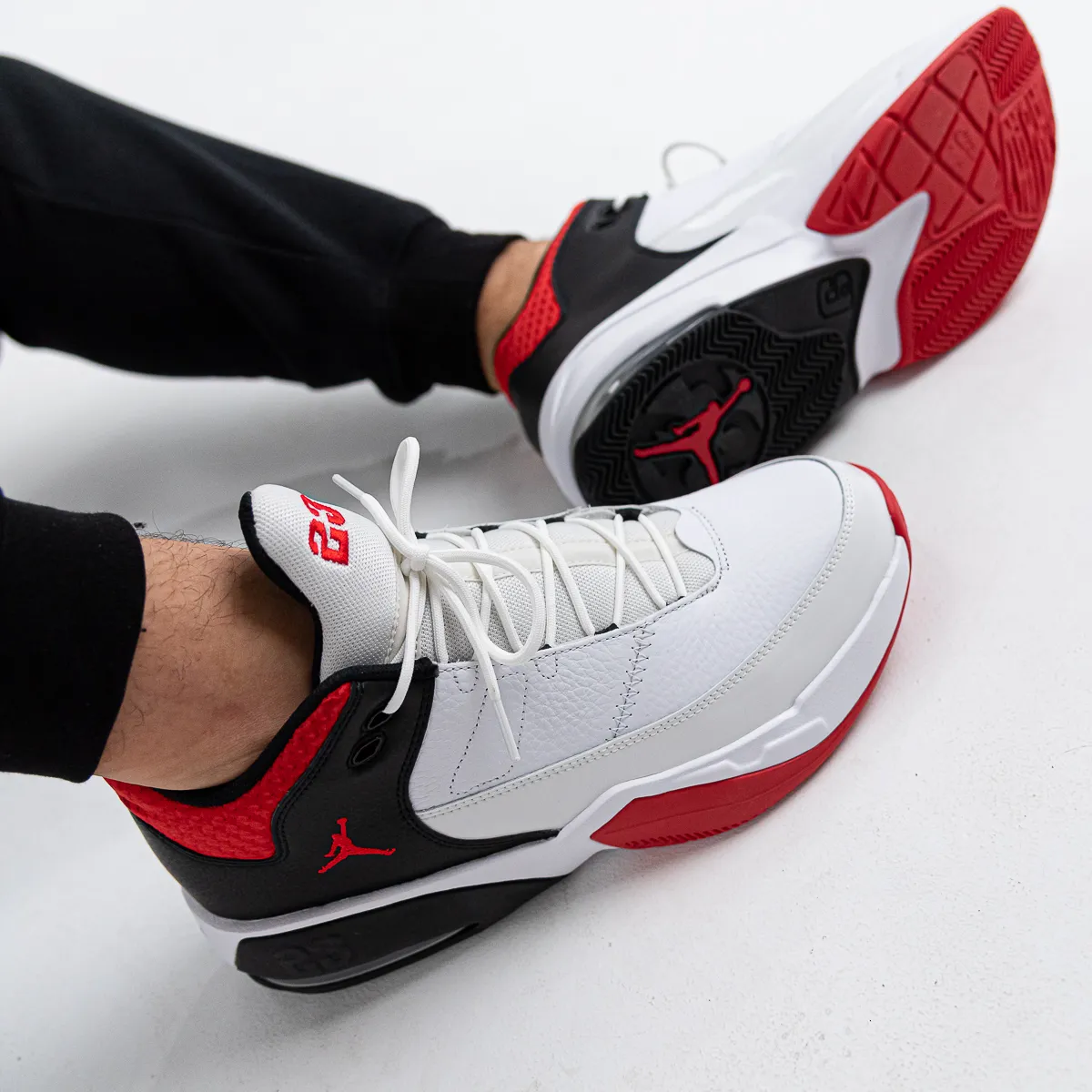 NIKE Tenisice JORDAN MAX AURA 3 