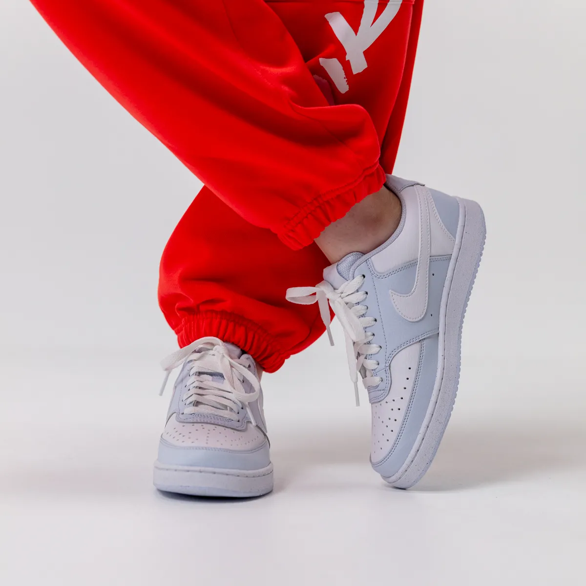 NIKE Tenisice W NIKE COURT VISION LO NN 
