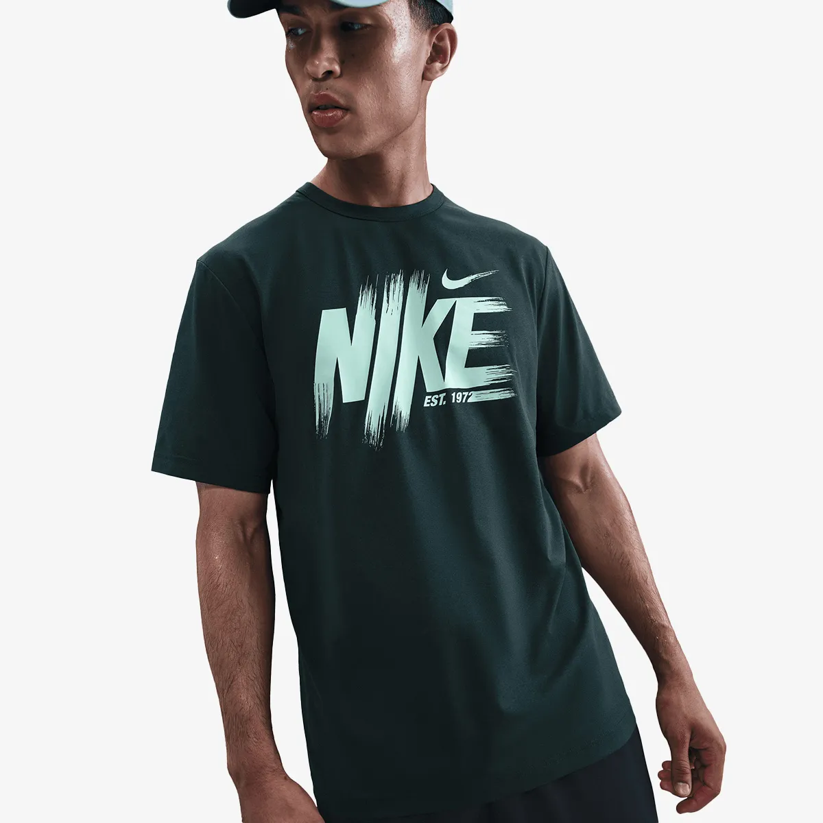NIKE T-Shirt M NK DF UV HYVERSE SS GFX