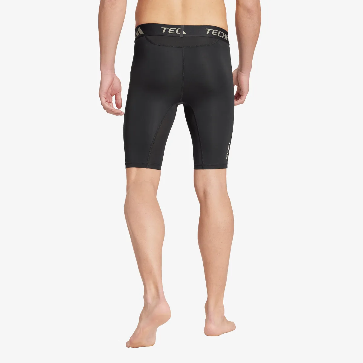 ADIDAS Kratke hlače TF BASE SHORT T 