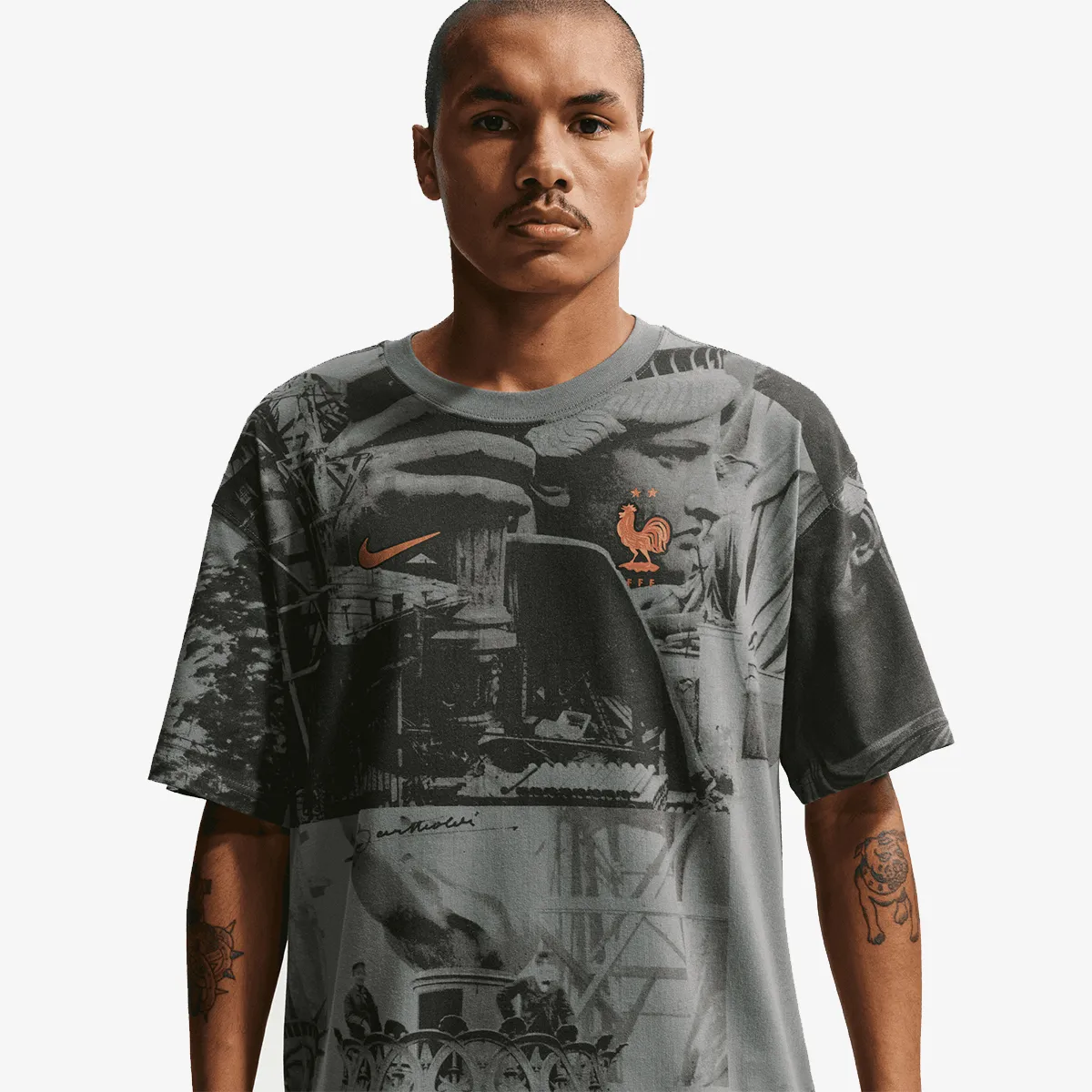 NIKE T-Shirt FFF M NK AOP TEE 