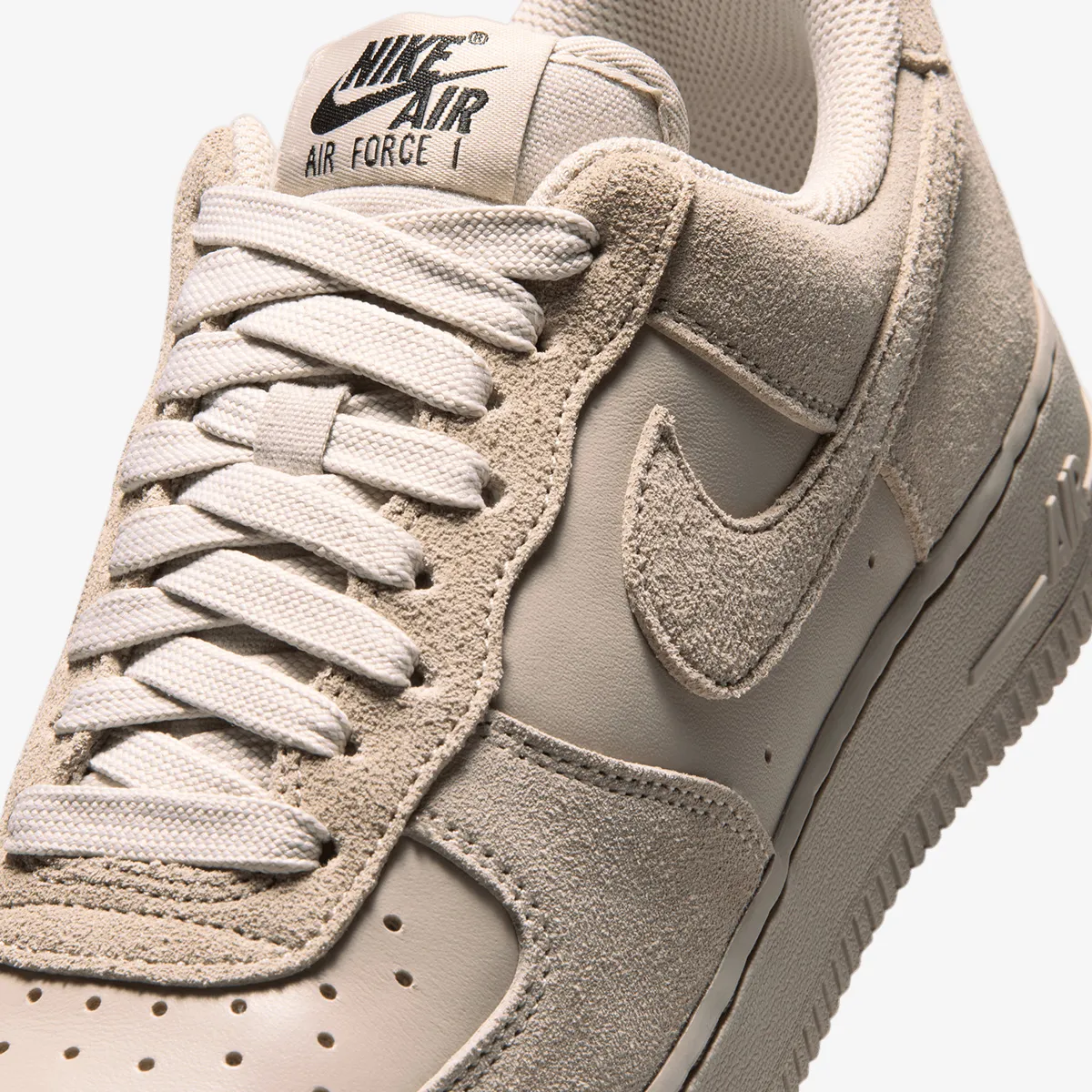 NIKE Tenisice WMNS AIR FORCE 1 '07