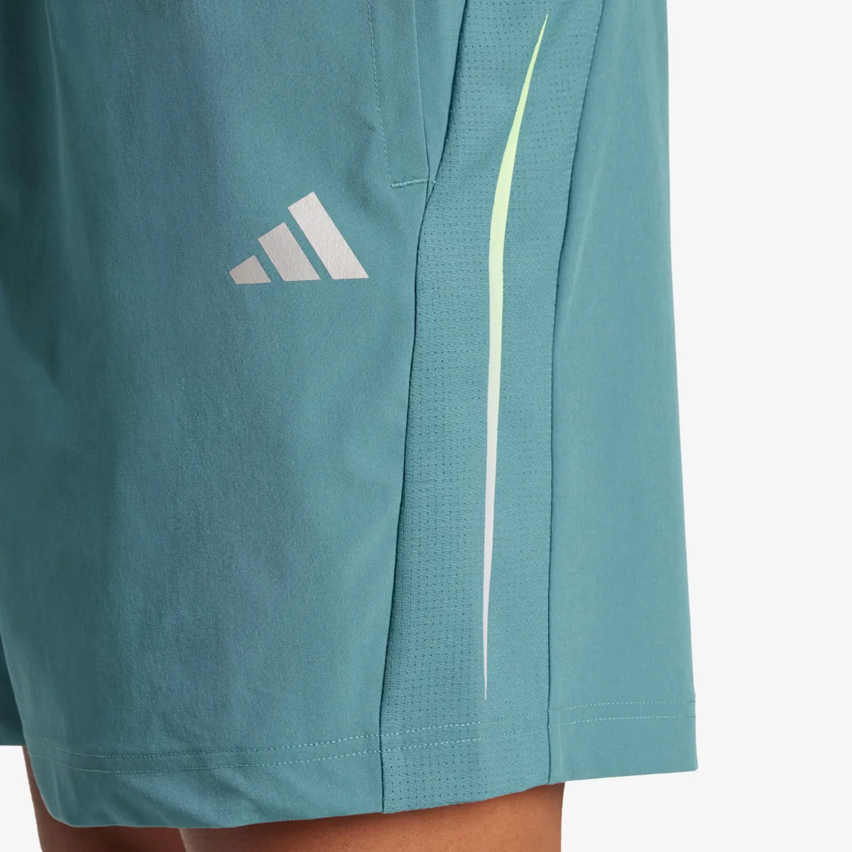 ADIDAS Kratke hlače TECH APP GFXSHO